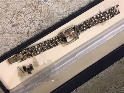 Hilton Analog Quartz Women ヒルトン ゴージャス メタル ウォッチ 保管品 [For Parts / Junk]