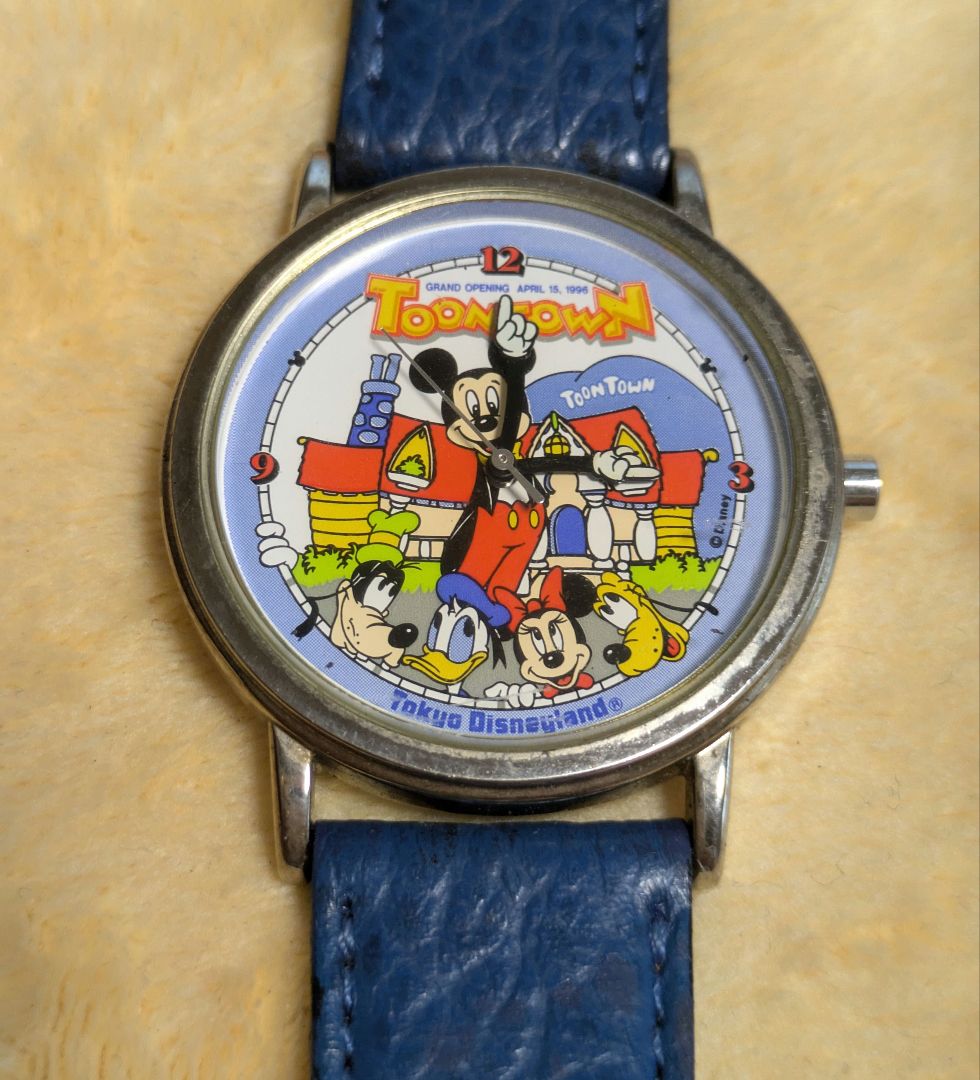Tokyo Disney Resort Analog Quartz Women