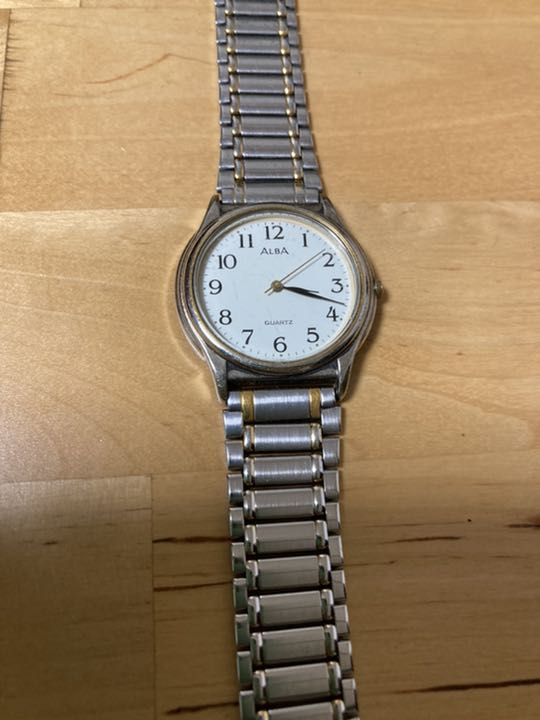 Seiko Alba V701 Analog Quartz Men