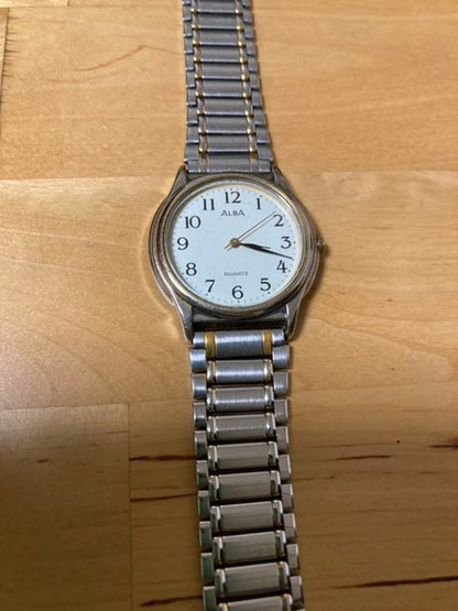 Seiko Alba V701 Analog Quartz Men