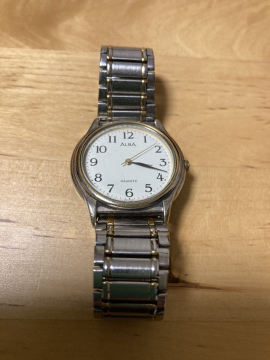 Seiko Alba V701 Analog Quartz Men