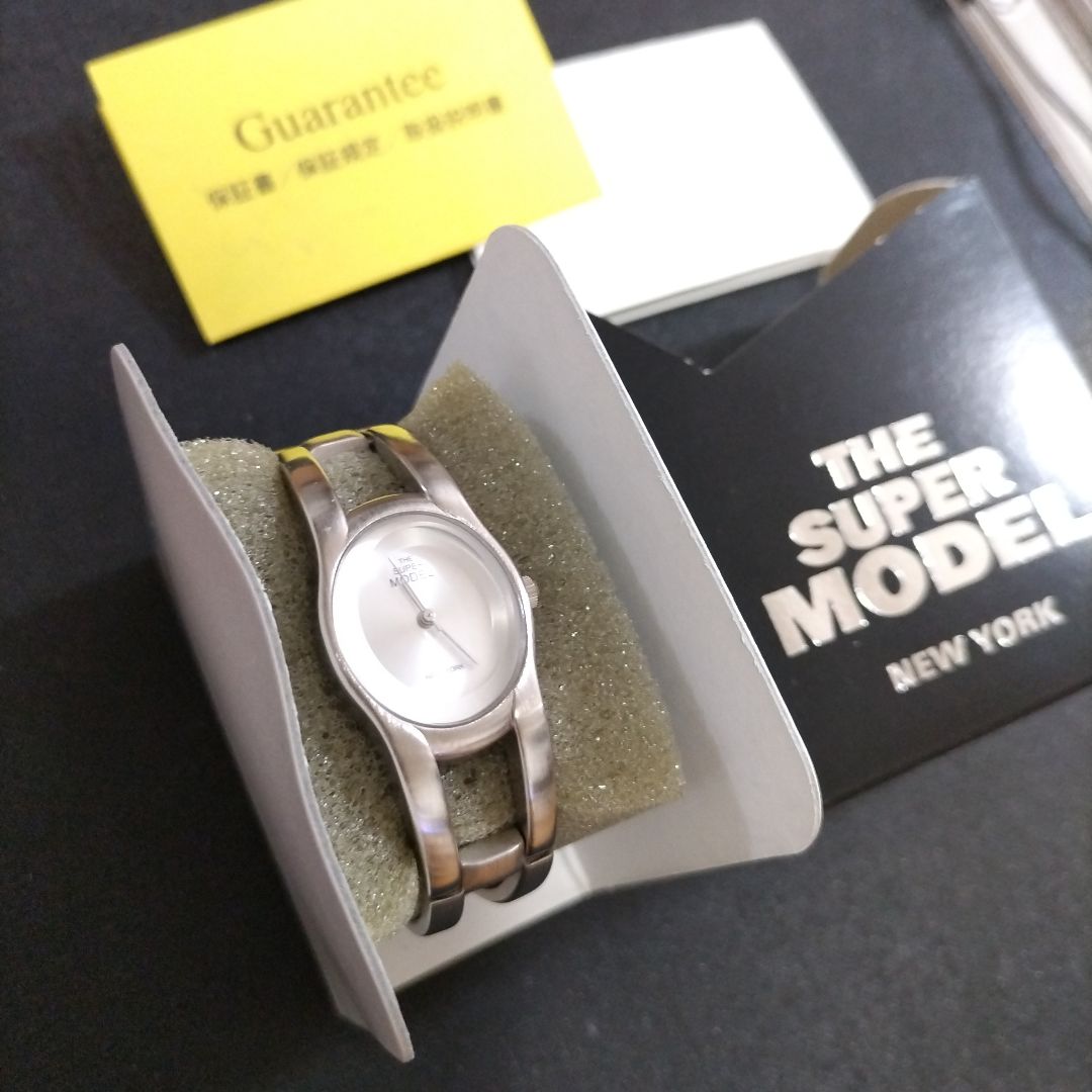 The Super Model New York Analog Quartz Women