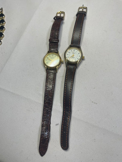 J-axis SCRIPT & TORNADO Analog Quartz Women