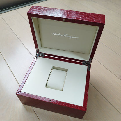 Ferragamo Analog Mechanical (Manual) Women