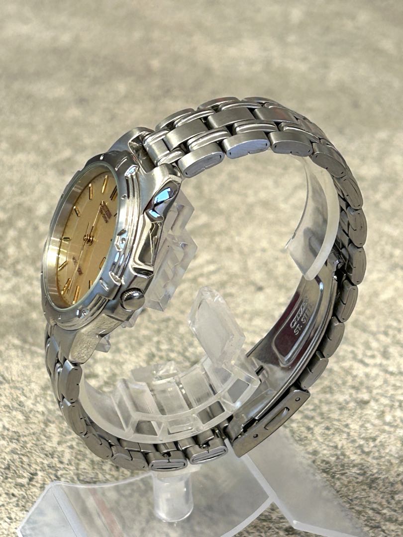 Citizen Eco-Drive E110-K15575 Analog Solar Men
