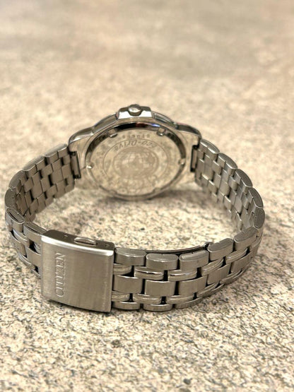 Citizen Eco-Drive E110-K15575 Analog Solar Men