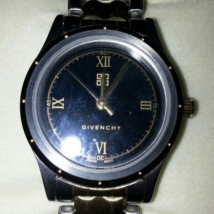 Givenchy Analog Quartz Women