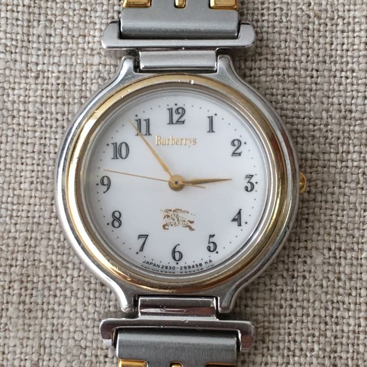BURBERRY 2930-294386 Analog Quartz Women