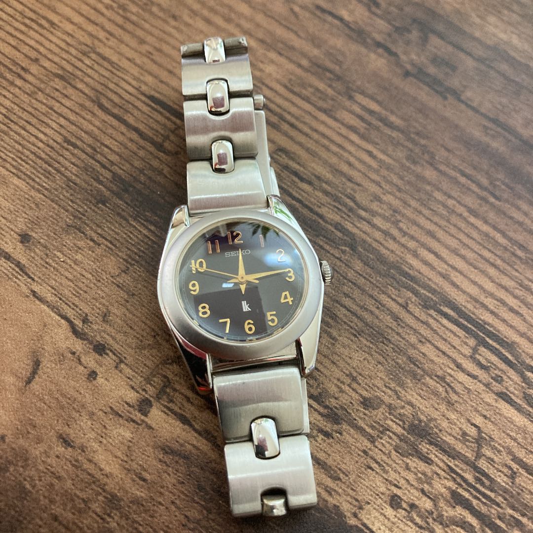 Seiko lk/lukia 4N21-0930 Analog Quartz Women