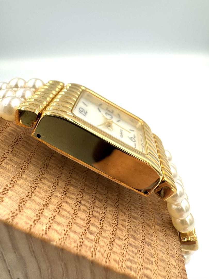 Avon Analog Quartz Women Watch
