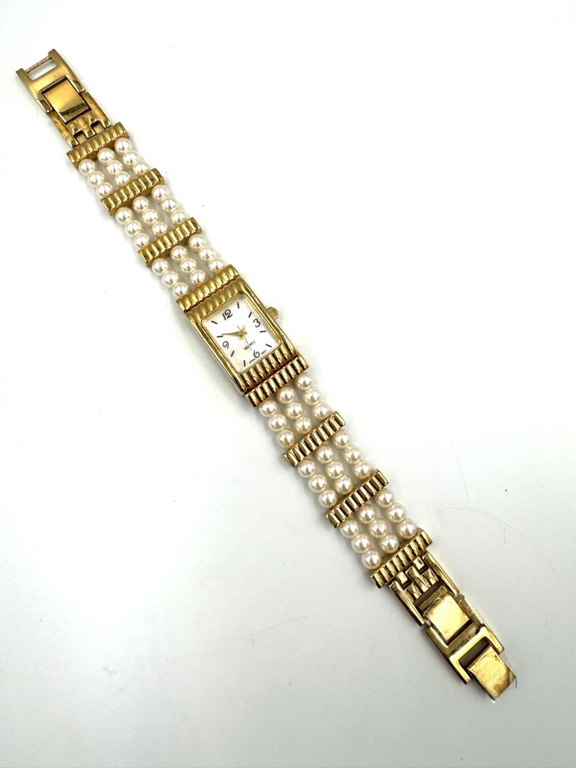 Avon Analog Quartz Women Watch