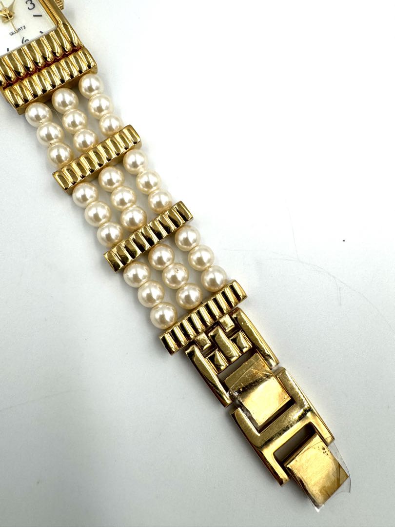 Avon Analog Quartz Women Watch