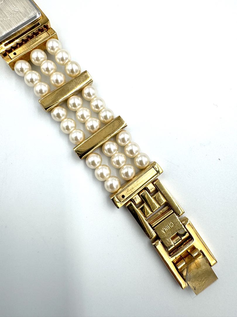 Avon Analog Quartz Women Watch