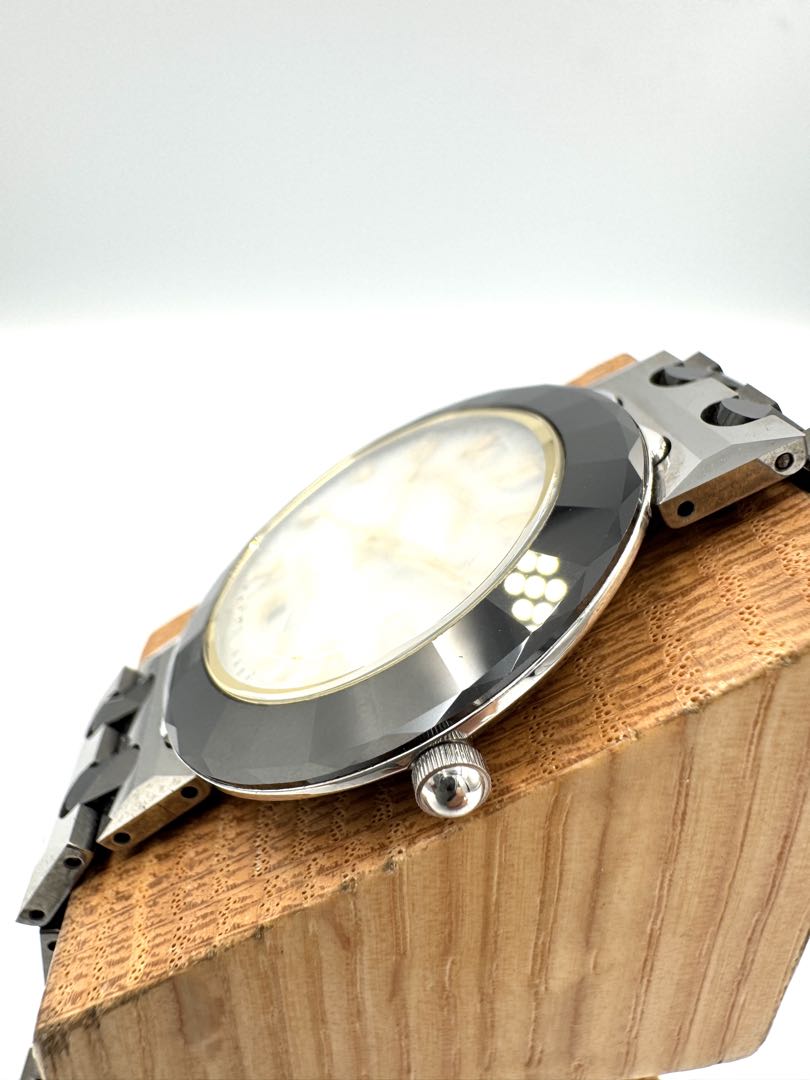 Royal Armany Analog Quartz Women Watch