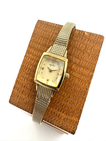 Agete Analog Quartz Women 18Kgp Silver Watch