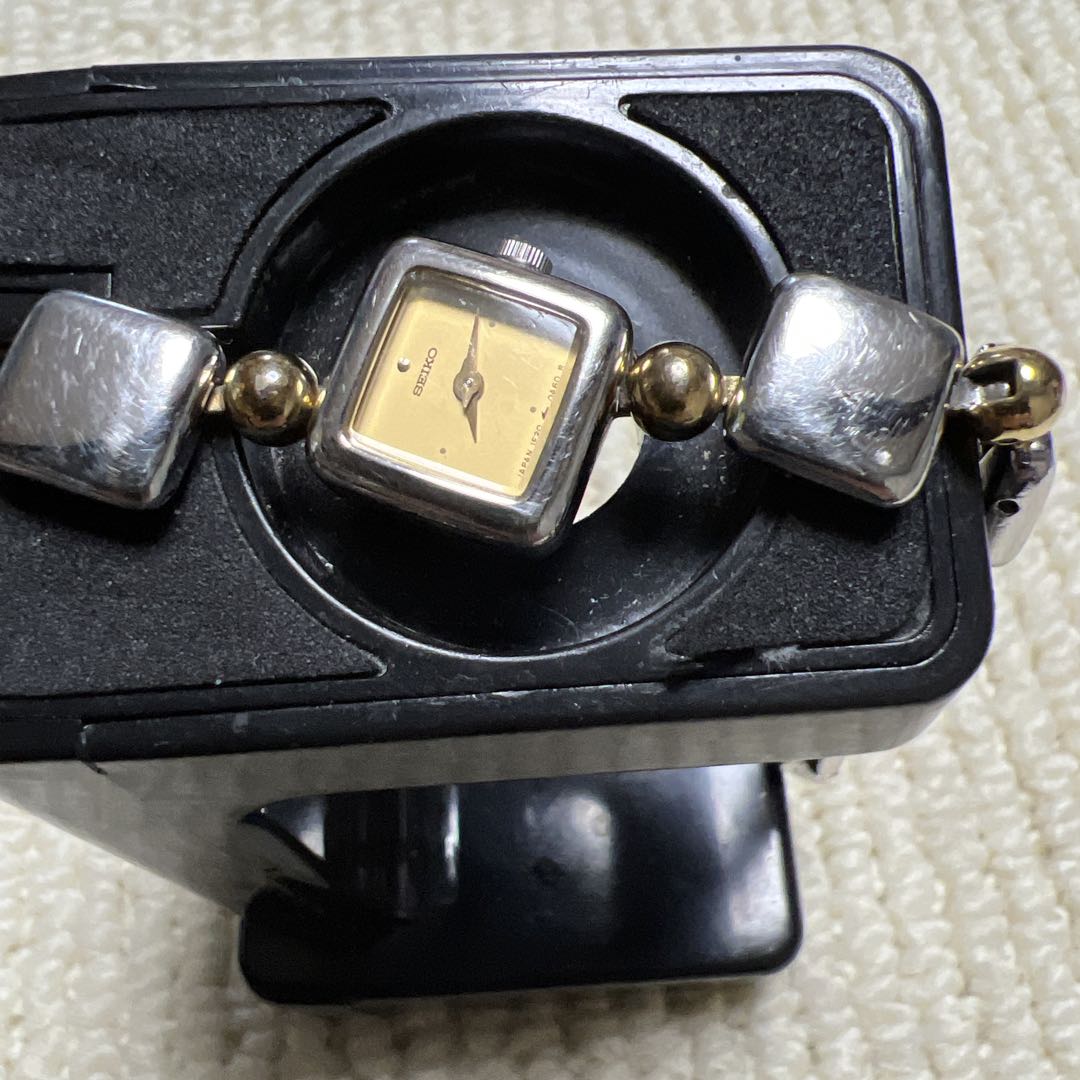 Seiko IE20-5A00 Analog Quartz Women