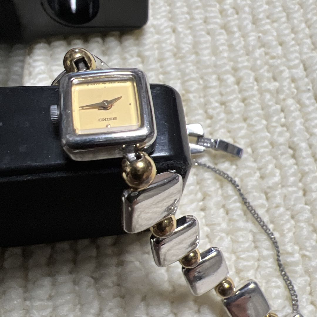 Seiko IE20-5A00 Analog Quartz Women