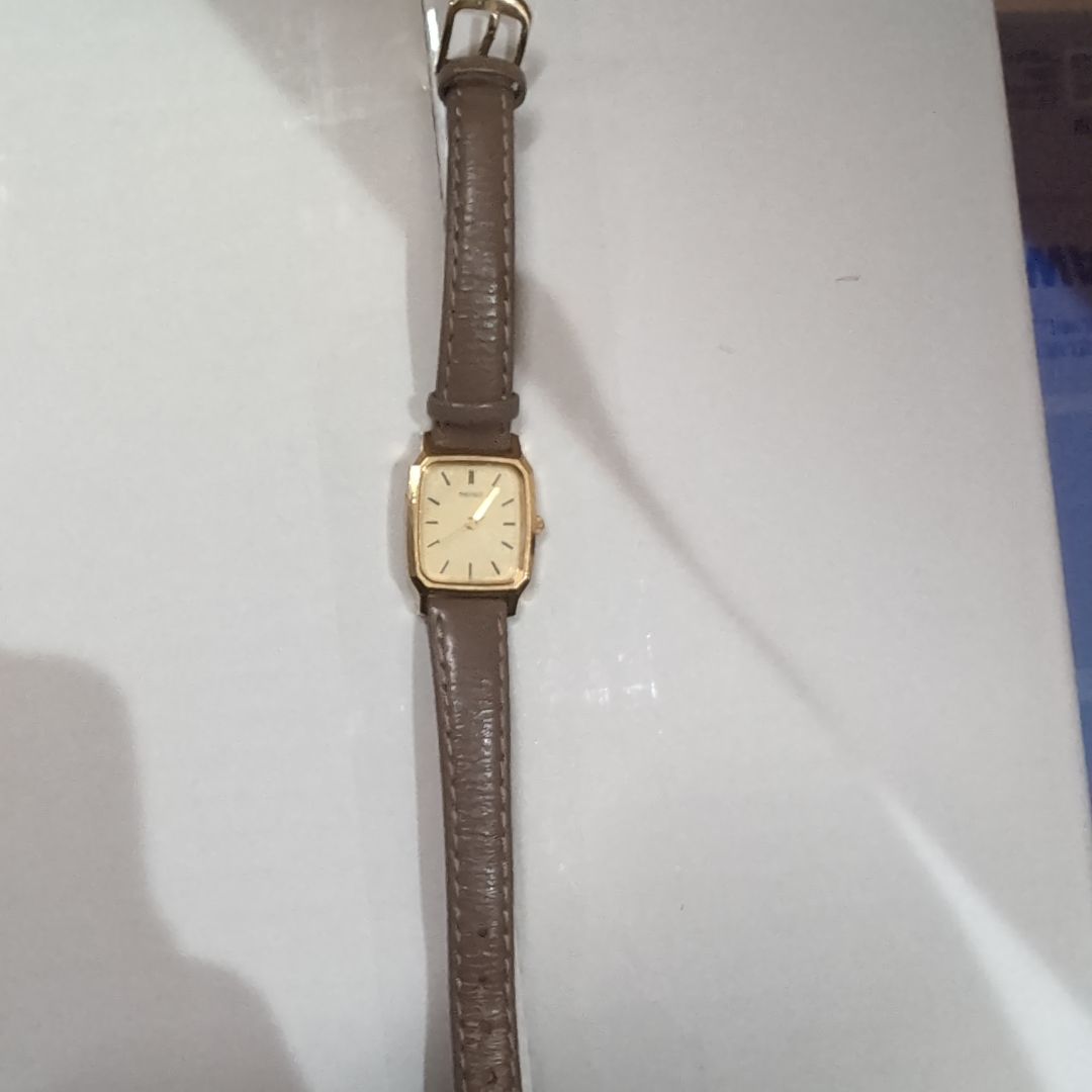 Seiko 1F21-5A70 Analog Quartz Women