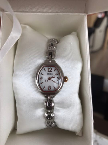 Seiko Analog Quartz Women