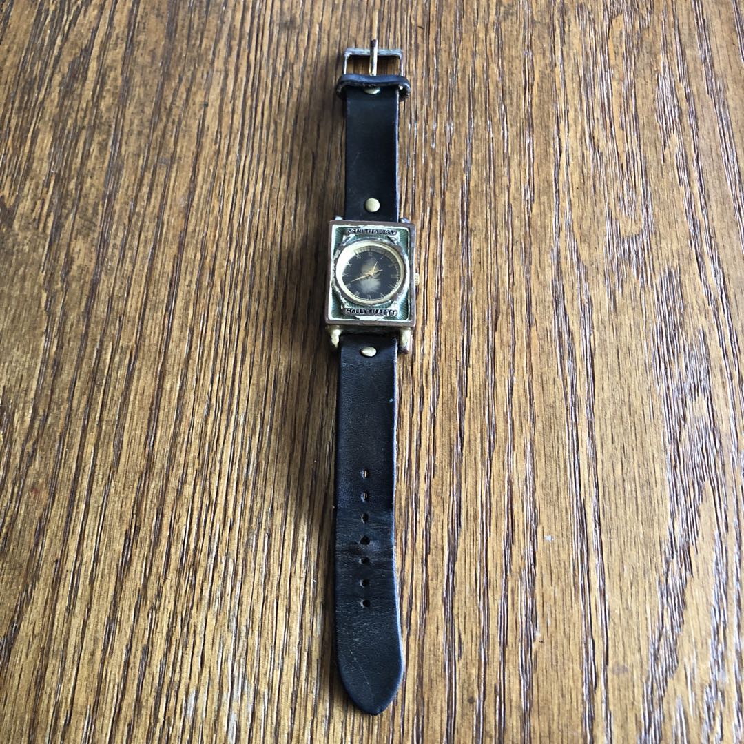 Bluff Superior Analog Quartz Women
