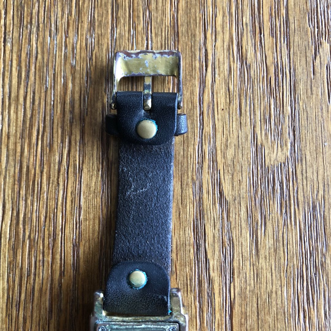 Bluff Superior Analog Quartz Women