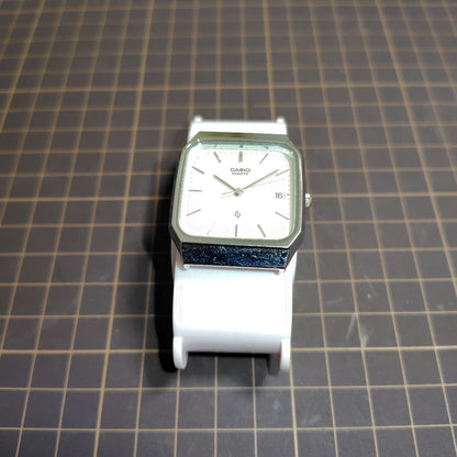 Casio MQ-501 Analog Quartz Men ジャンク品 Watch 388