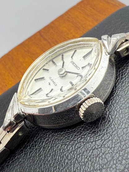 Seiko Vintage 17 Jewels 101308 Analog Mechanical (Manual) Women Manual Wind Wristwatch 15Mm Case Size Non-Working