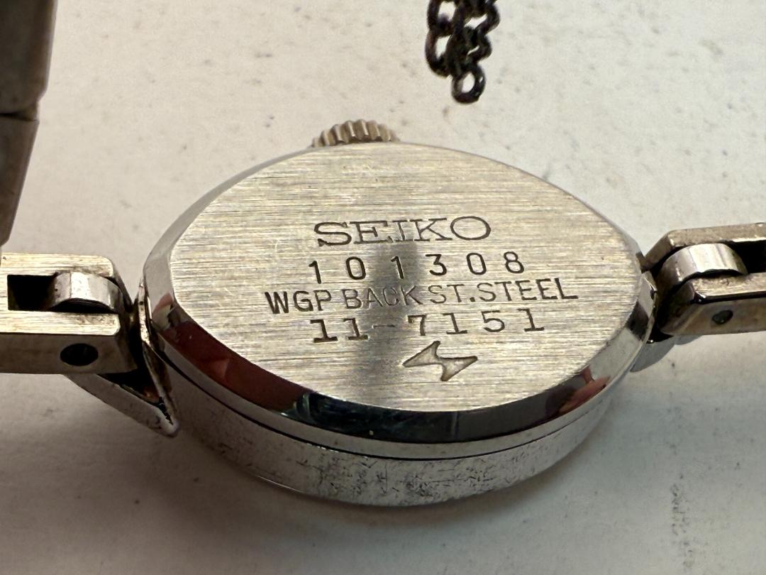 Seiko Vintage 17 Jewels 101308 Analog Mechanical (Manual) Women Manual Wind Wristwatch 15Mm Case Size Non-Working