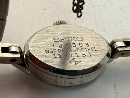 Seiko Vintage 17 Jewels 101308 Analog Mechanical (Manual) Women Manual Wind Wristwatch 15Mm Case Size Non-Working