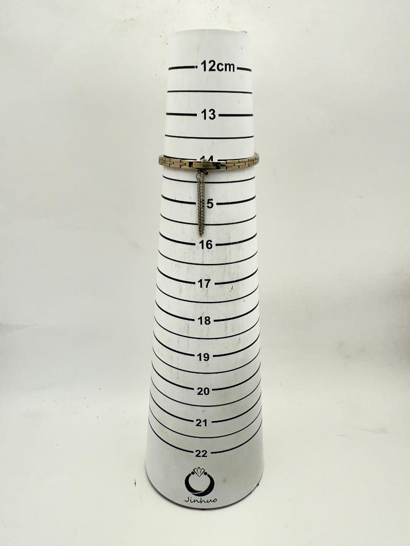 Seiko Vintage 17 Jewels 101308 Analog Mechanical (Manual) Women Manual Wind Wristwatch 15Mm Case Size Non-Working