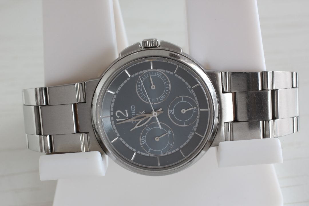 Seiko lk/lukia 5Y89-OB70 Analog Quartz Women