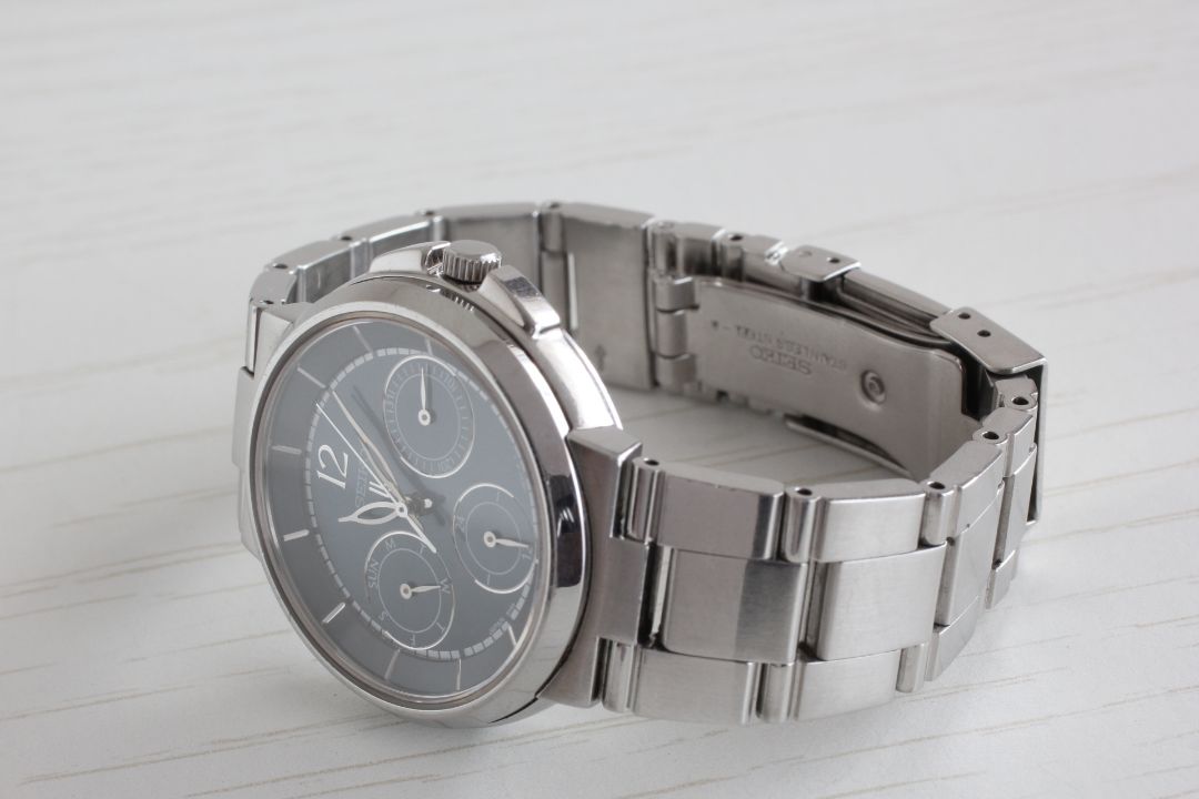 Seiko lk/lukia 5Y89-OB70 Analog Quartz Women
