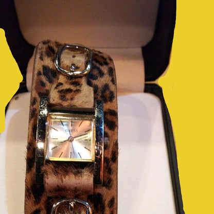 Guess Analog Quartz Women