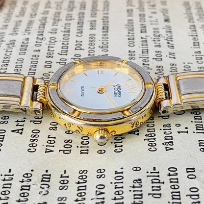 Gruen Analog Quartz Women 高級時計グリュエン Embassy By Watch