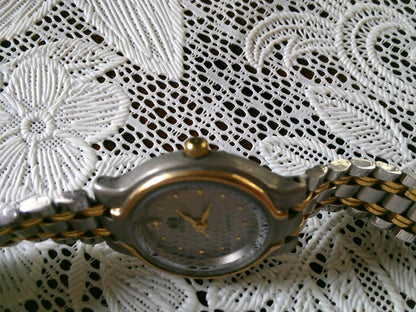 Hilton Analog Quartz Women