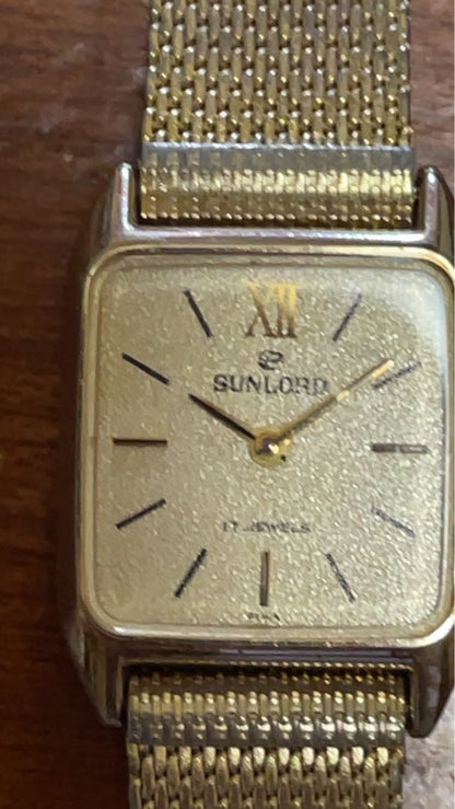 Sunload Analog Quartz Women