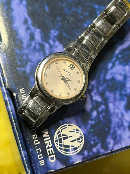 Seiko wired Analog Quartz Women ワイアード ピンクフェイス Womenウォッチ 保管品 [For Parts / Junk]