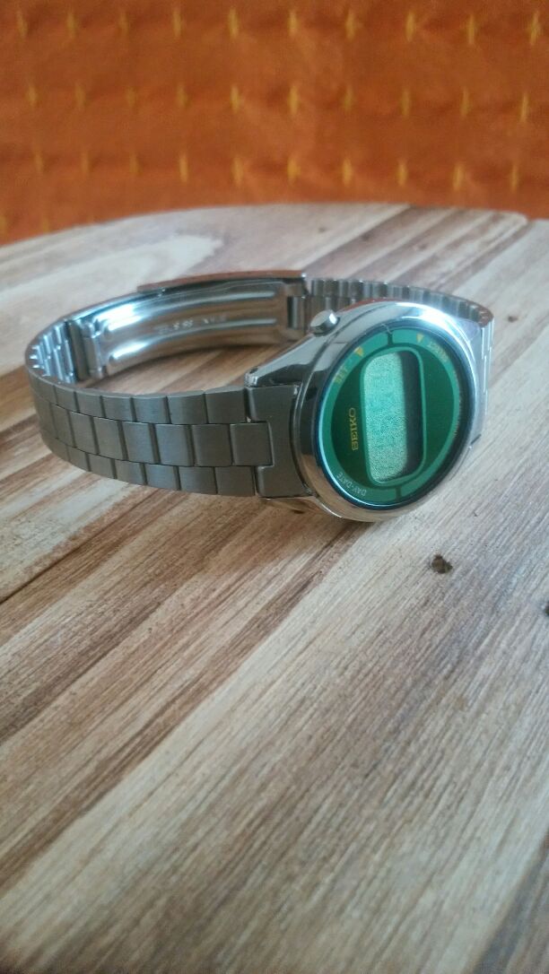 Seiko L221 Digital Quartz Women