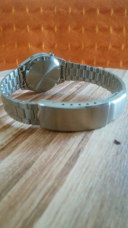 Seiko L221 Digital Quartz Women