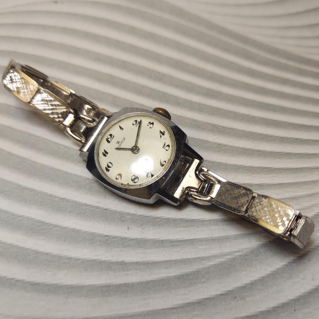 Edox 26446-8 Analog Mechanical (Manual) Women