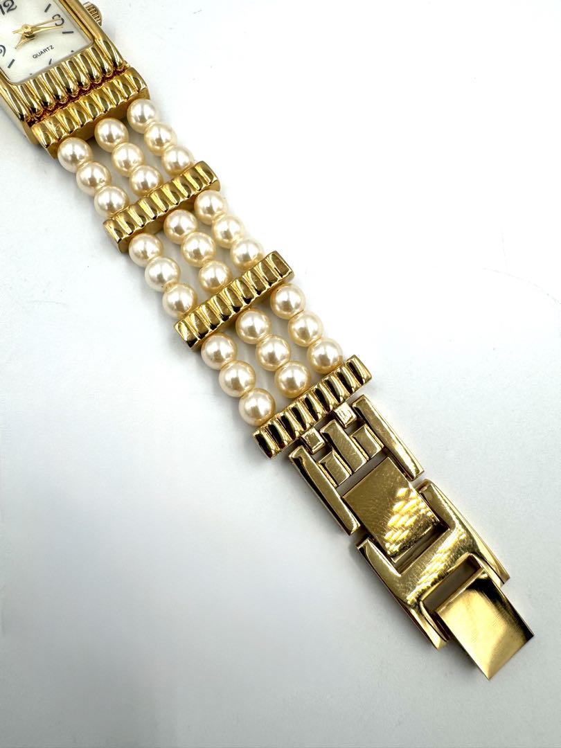 Avon Analog Quartz Women Watch