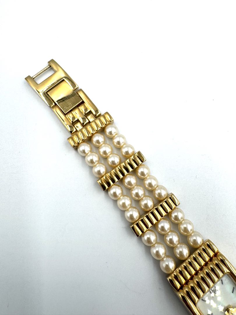 Avon Analog Quartz Women Watch