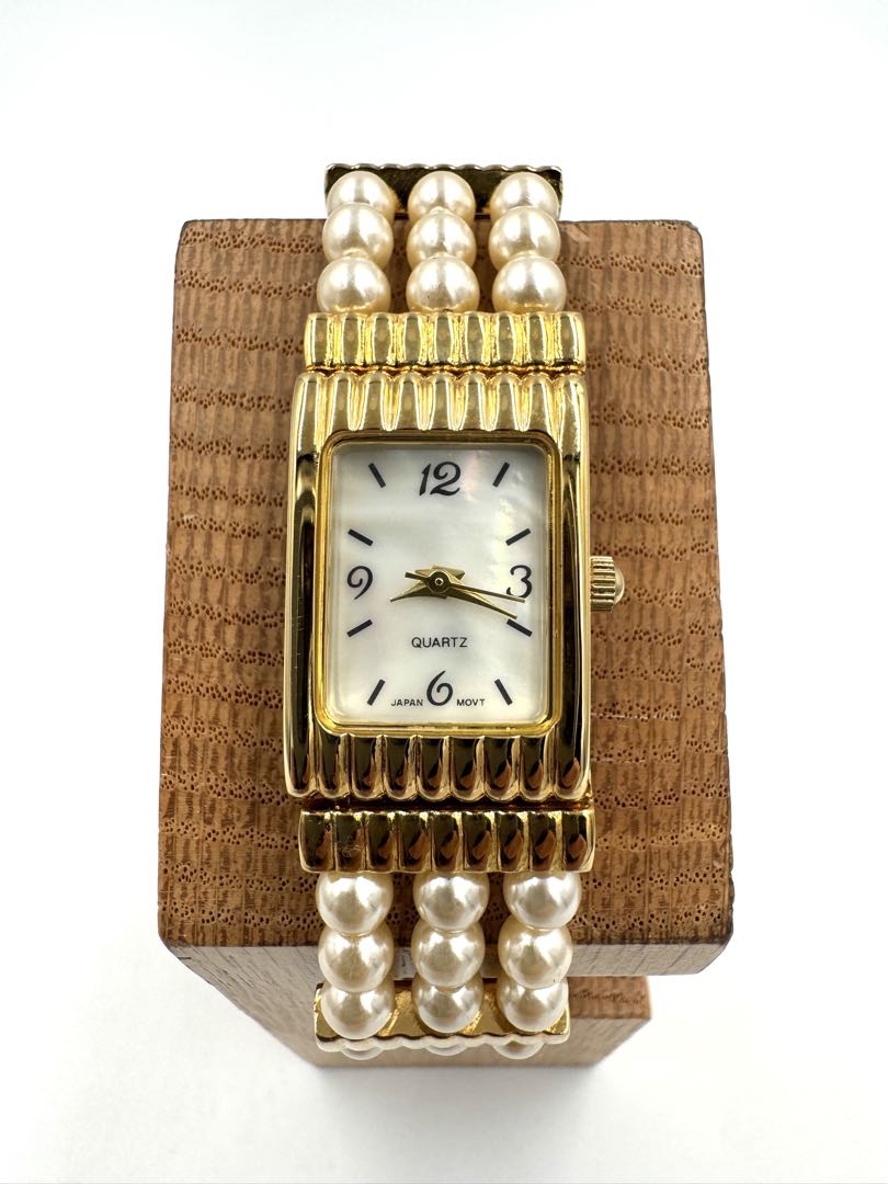 Avon Analog Quartz Women Watch