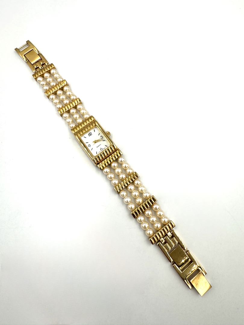 Avon Analog Quartz Women Watch