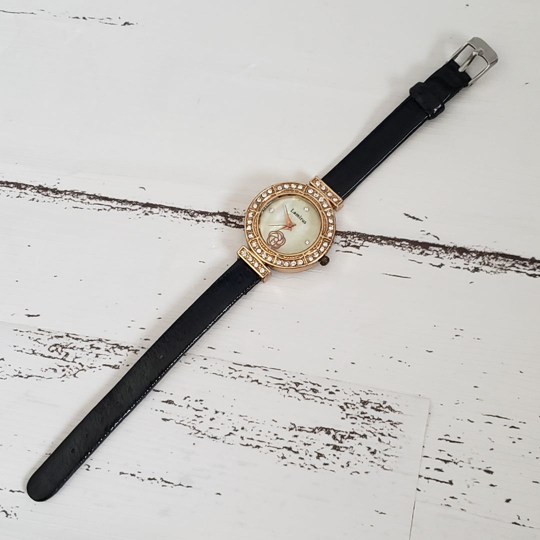 Analog Quartz Women