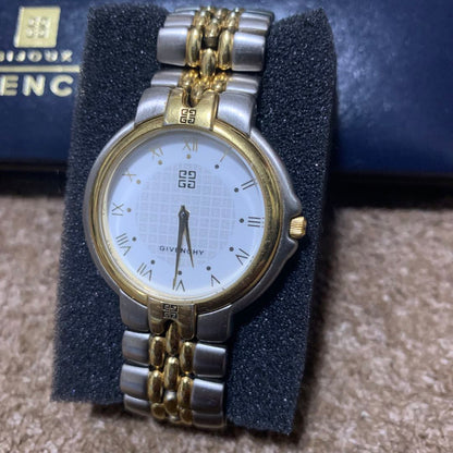 Givenchy Analog Quartz Men