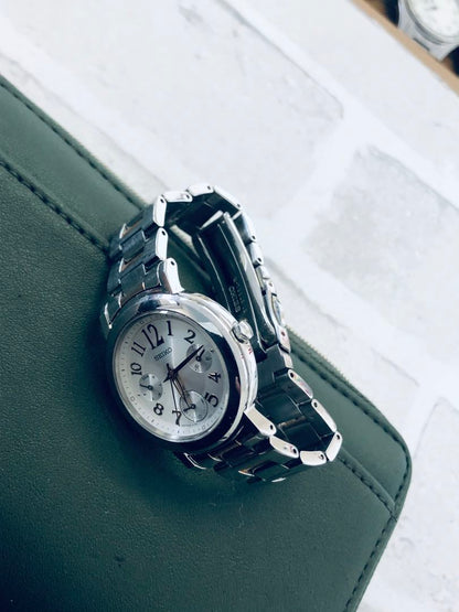 Seiko Five 5Y89-0AR0 Analog Quartz Women