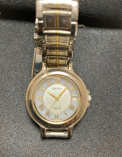 Seiko V182-0C70 Analog Solar Women