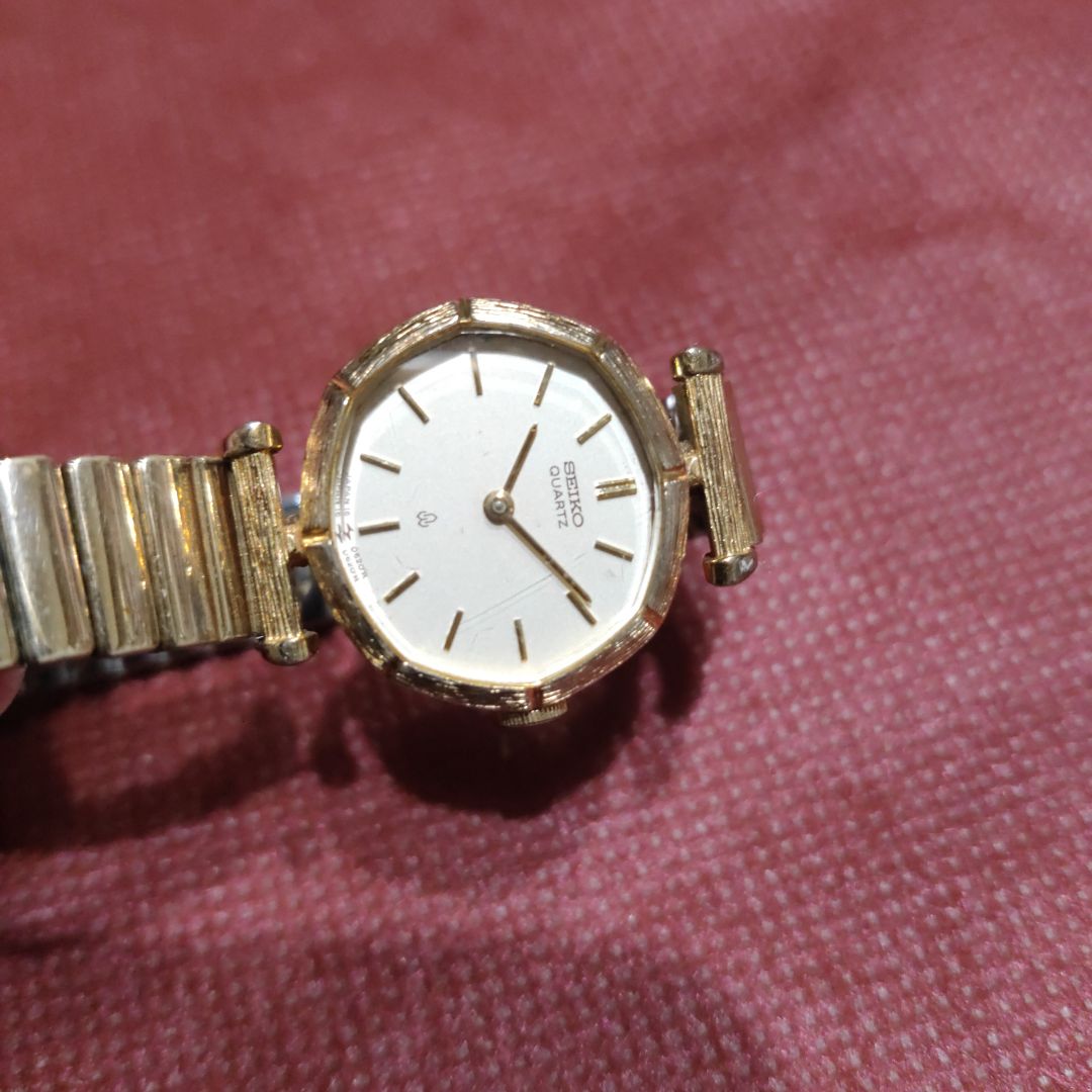 Seiko Analog Quartz Women