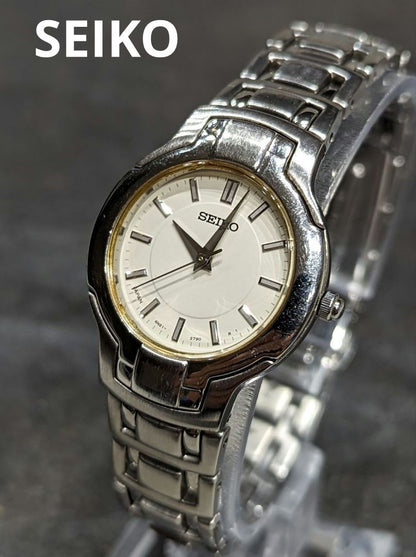 Seiko Analog Quartz Women Silver Tone Watch Battery Replaced
